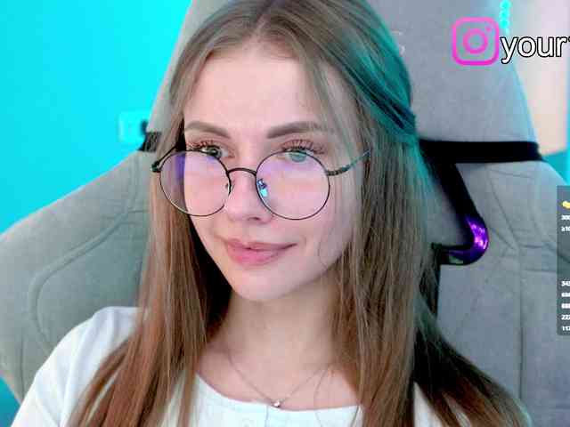 VikkiExtraCheese webcam