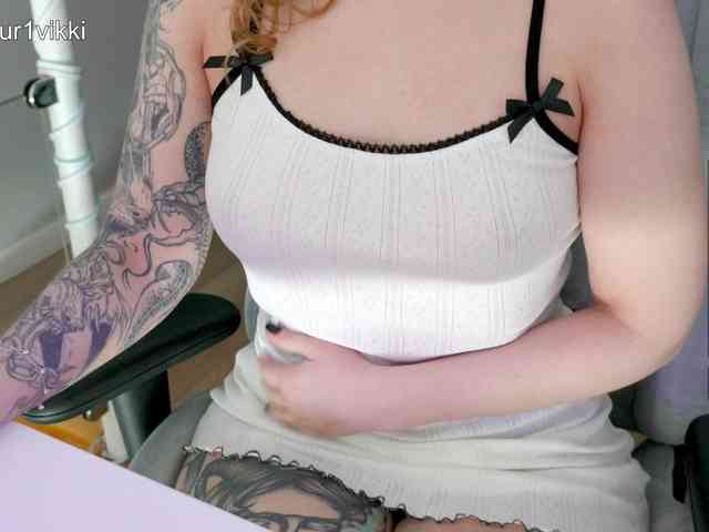 VikkiExtraCheese webcam