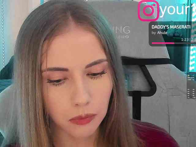 -VikkiL0vesChees... Live Webcam on BongaCams
