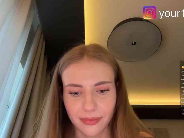 VikkiExtraCheese webcam