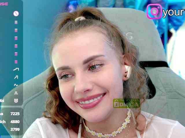 VikkiExtraCheese