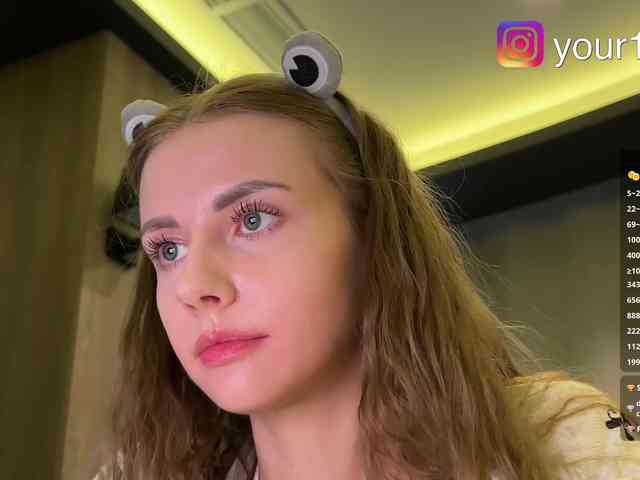 VikkiExtraCheese webcam