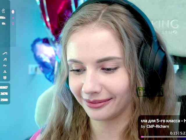 VikkiExtraCheese webcam