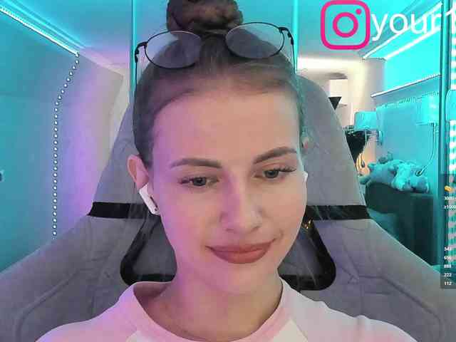 VikkiExtraCheese webcam