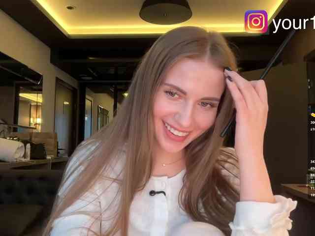 -VikkiL0vesChees... Live Webcam on BongaCams