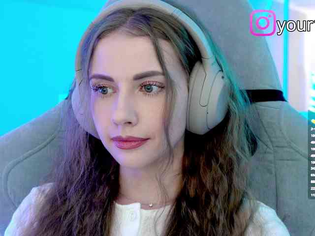 VikkiExtraCheese webcam