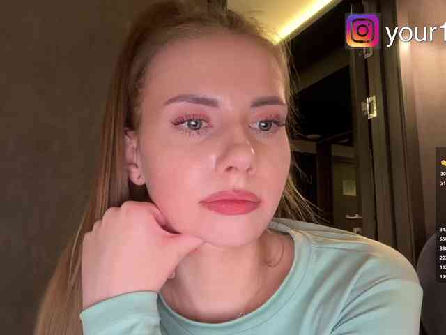 VikkiExtraCheese webcam