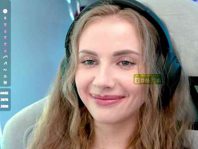 VikkiExtraCheese webcam