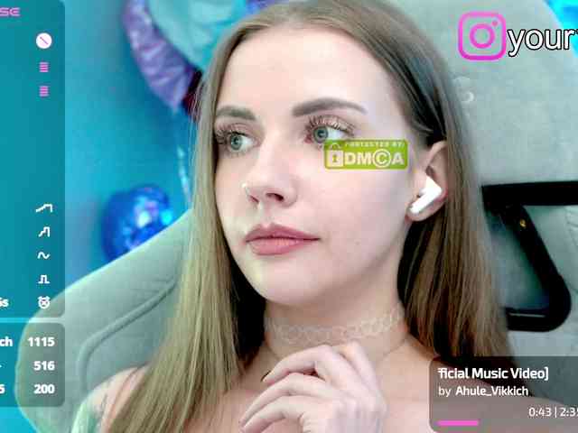 -VikkiL0vesCheese-
