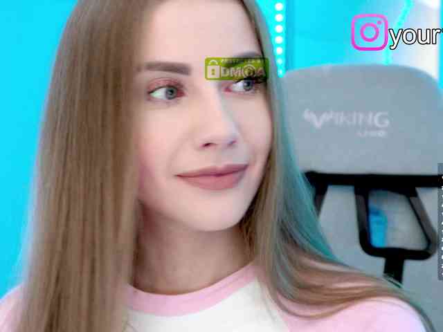 VikkiExtraCheese webcam