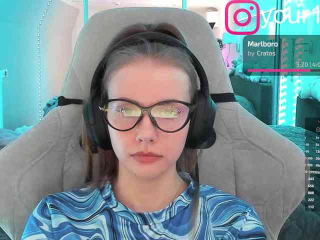 VikkiExtraCheese webcam