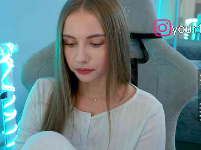 -VikkiL0vesCheese- -VikkiL0vesCheese-