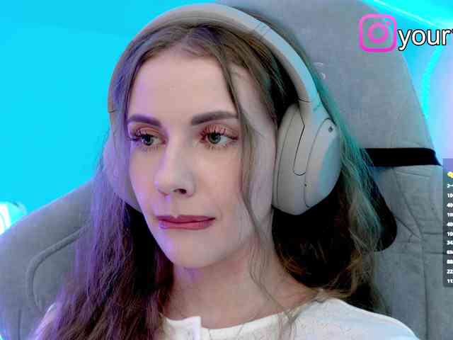 VikkiExtraCheese webcam