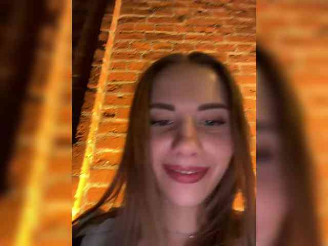 nude web cam -VikkiL0vesCheese-