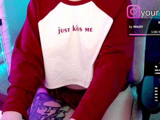 VikkiExtraCheese webcam