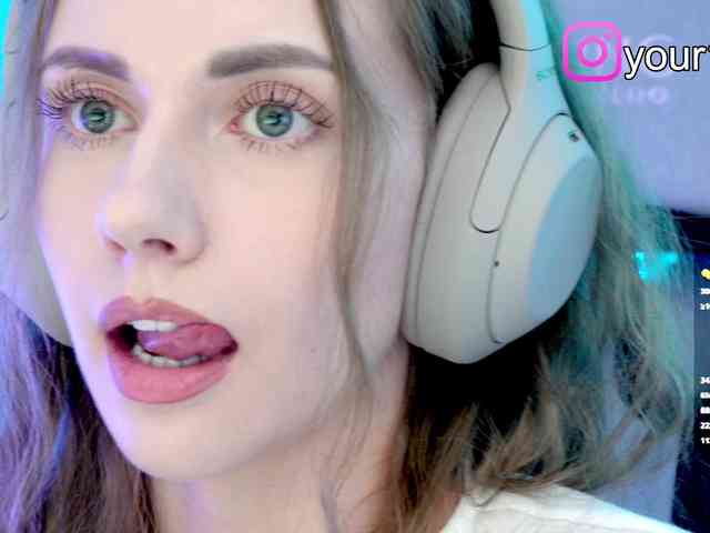 VikkiExtraCheese webcam