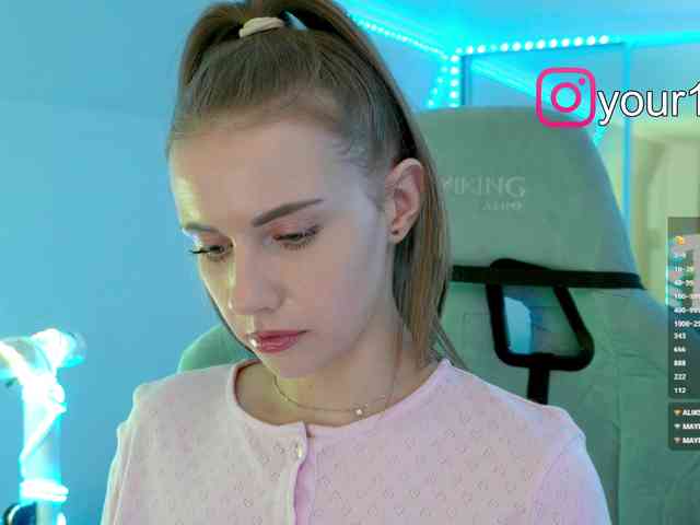 VikkiExtraCheese webcam