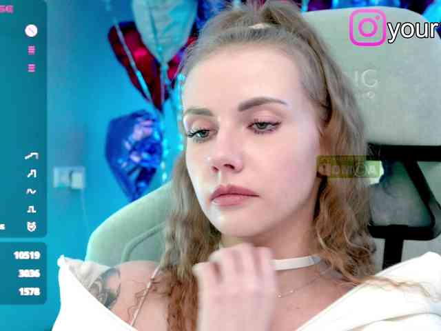 VikkiExtraCheese webcam