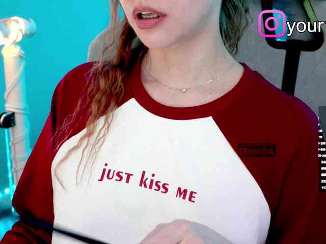 VikkiExtraCheese webcam