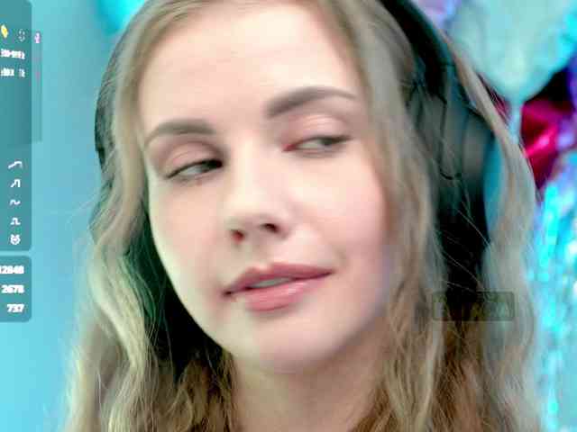 adult cam -VikkiL0vesCheese-