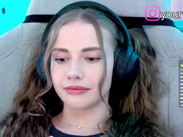 VikkiExtraCheese webcam