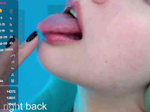 VikkiExtraCheese webcam
