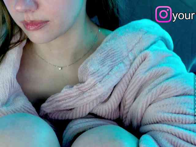 -VikkiL0vesChees... Live Webcam on BongaCams