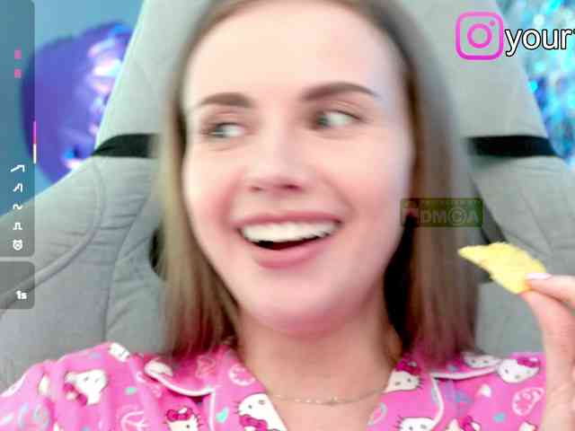 VikkiExtraCheese webcam