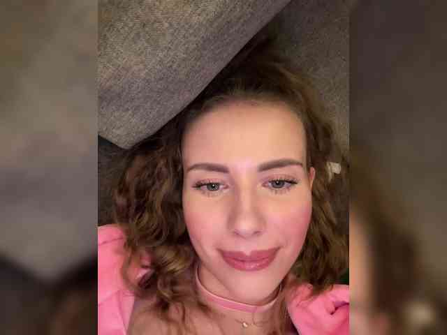 adult cam -VikkiL0vesCheese-