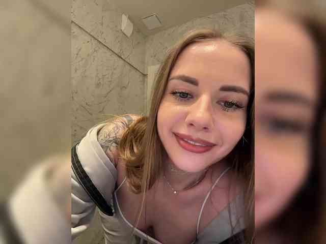 online web cam show -VikkiL0vesCheese-