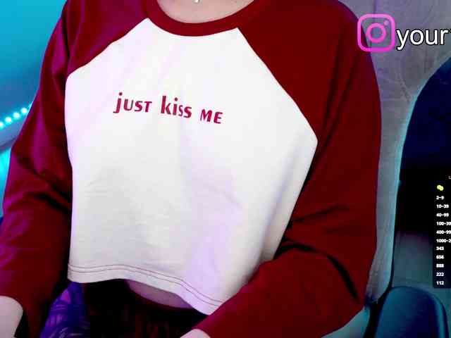 VikkiExtraCheese webcam