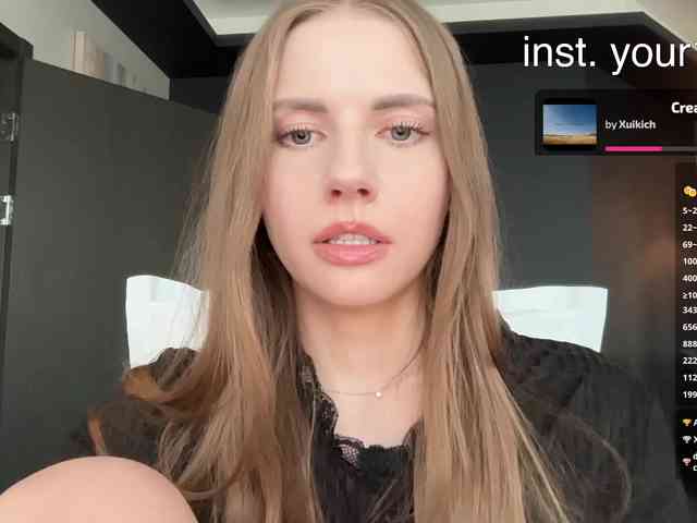 VikkiExtraCheese webcam