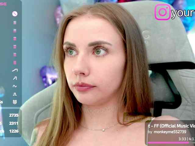 VikkiExtraCheese webcam