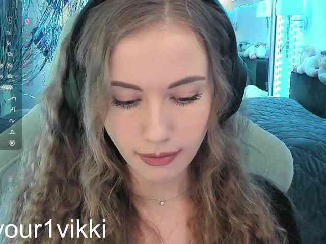 -VikkiL0vesChees... Live Webcam on BongaCams