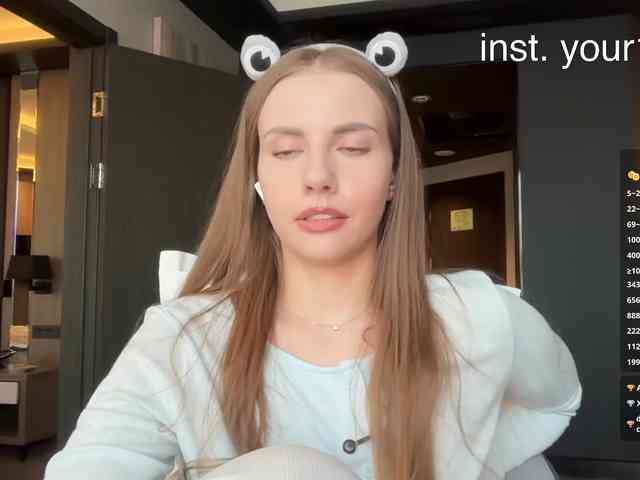 VikkiExtraCheese webcam