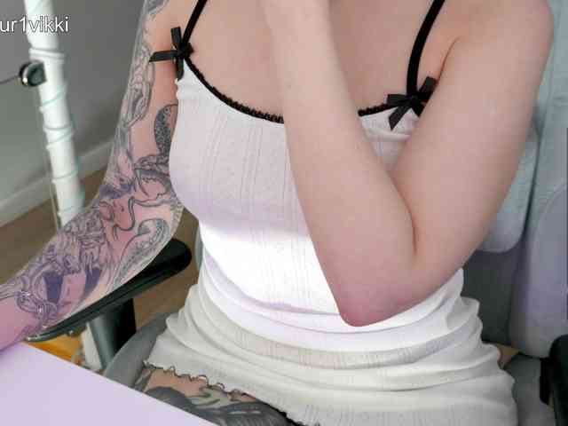 VikkiExtraCheese webcam