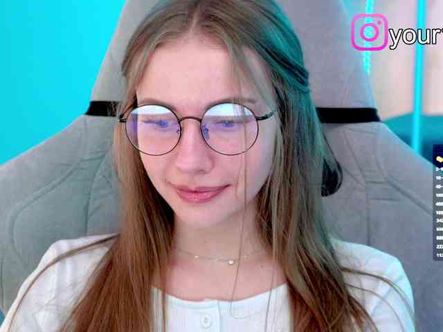 VikkiExtraCheese webcam