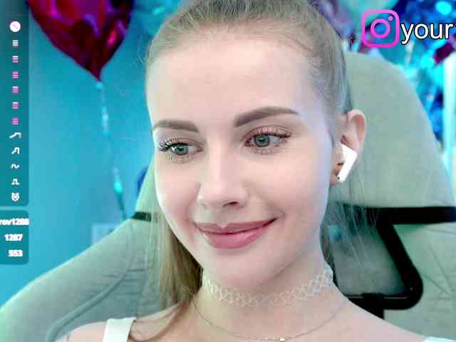 VikkiExtraCheese webcam