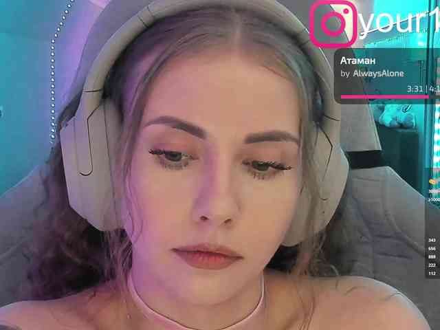 VikkiExtraCheese webcam