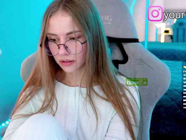 VikkiExtraCheese webcam