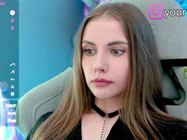 sexy chat room -VikkiL0vesCheese-