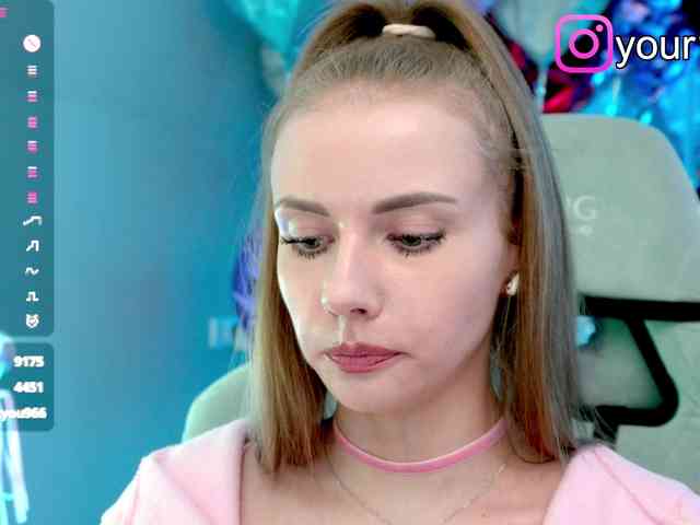 VikkiExtraCheese webcam