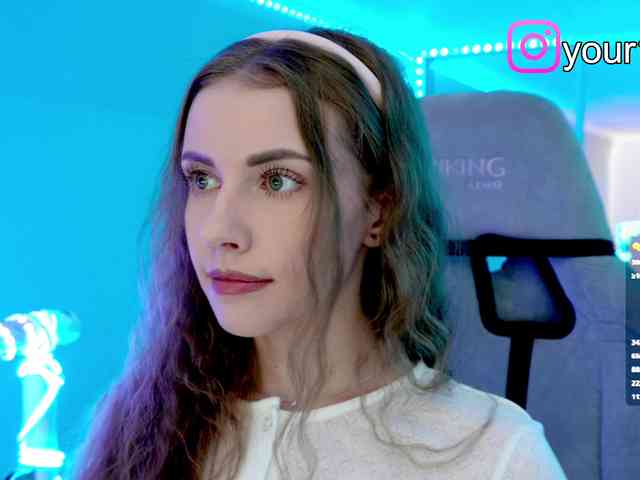 VikkiExtraCheese webcam