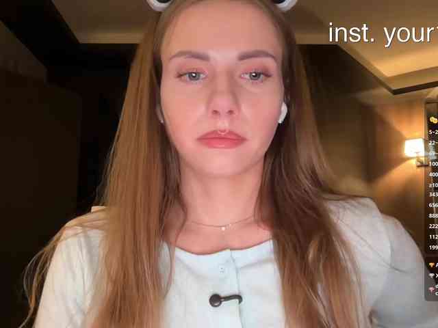 VikkiExtraCheese webcam