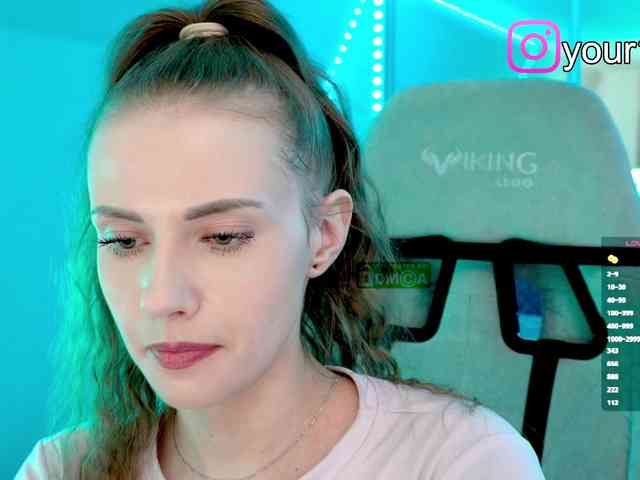 -VikkiL0vesChees... Live Webcam on BongaCams