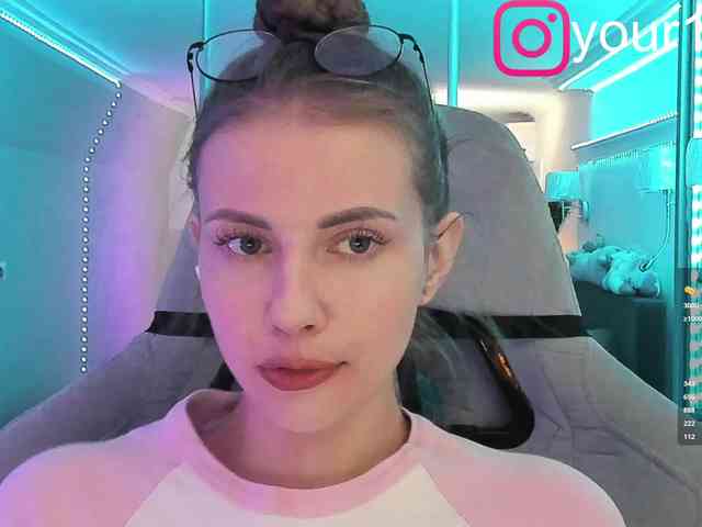 VikkiExtraCheese webcam