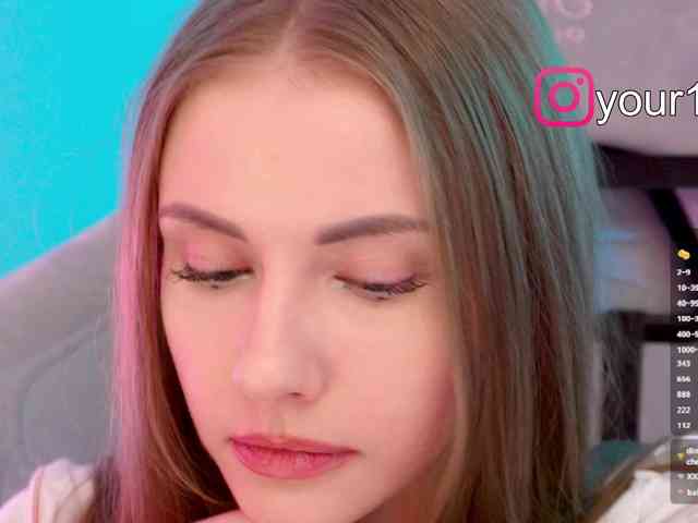 VikkiExtraCheese webcam