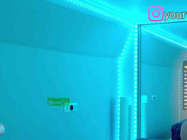 VikkiExtraCheese webcam