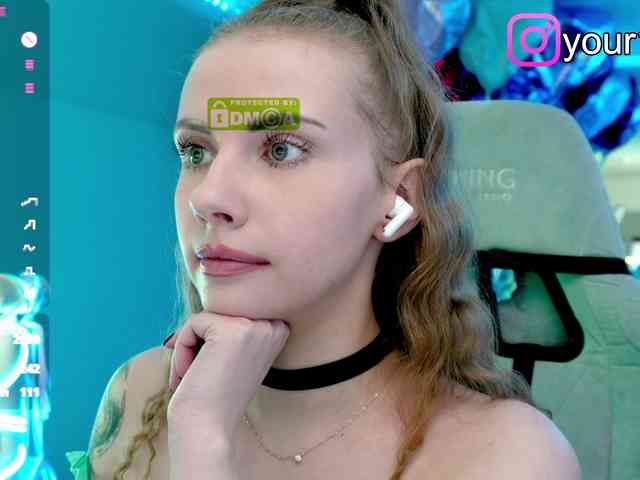 VikkiExtraCheese webcam