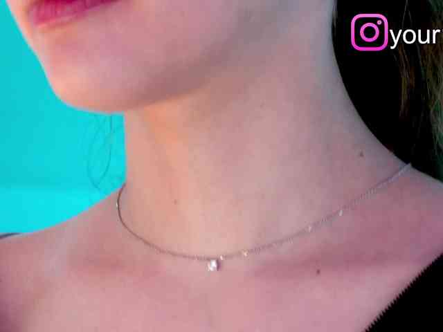 VikkiExtraCheese webcam